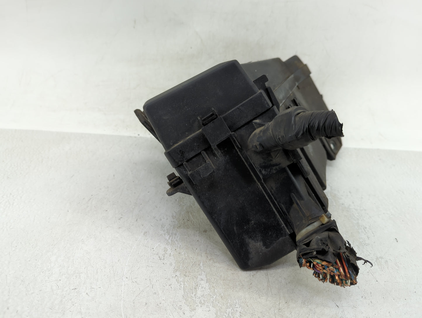 2010-2014 Subaru Legacy Fusebox Fuse Box Panel Relay Module Fits Fits 2010 2011 2012 2013 2014 OEM Used Auto Parts - Oemused