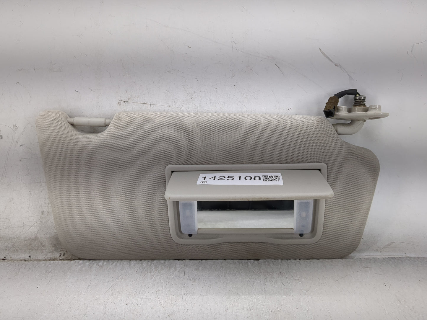 2010-2014 Subaru Legacy Sun Visor Shade Replacement Passenger Right Mirror Fits Fits 2010 2011 2012 2013 2014 OEM Used Auto 