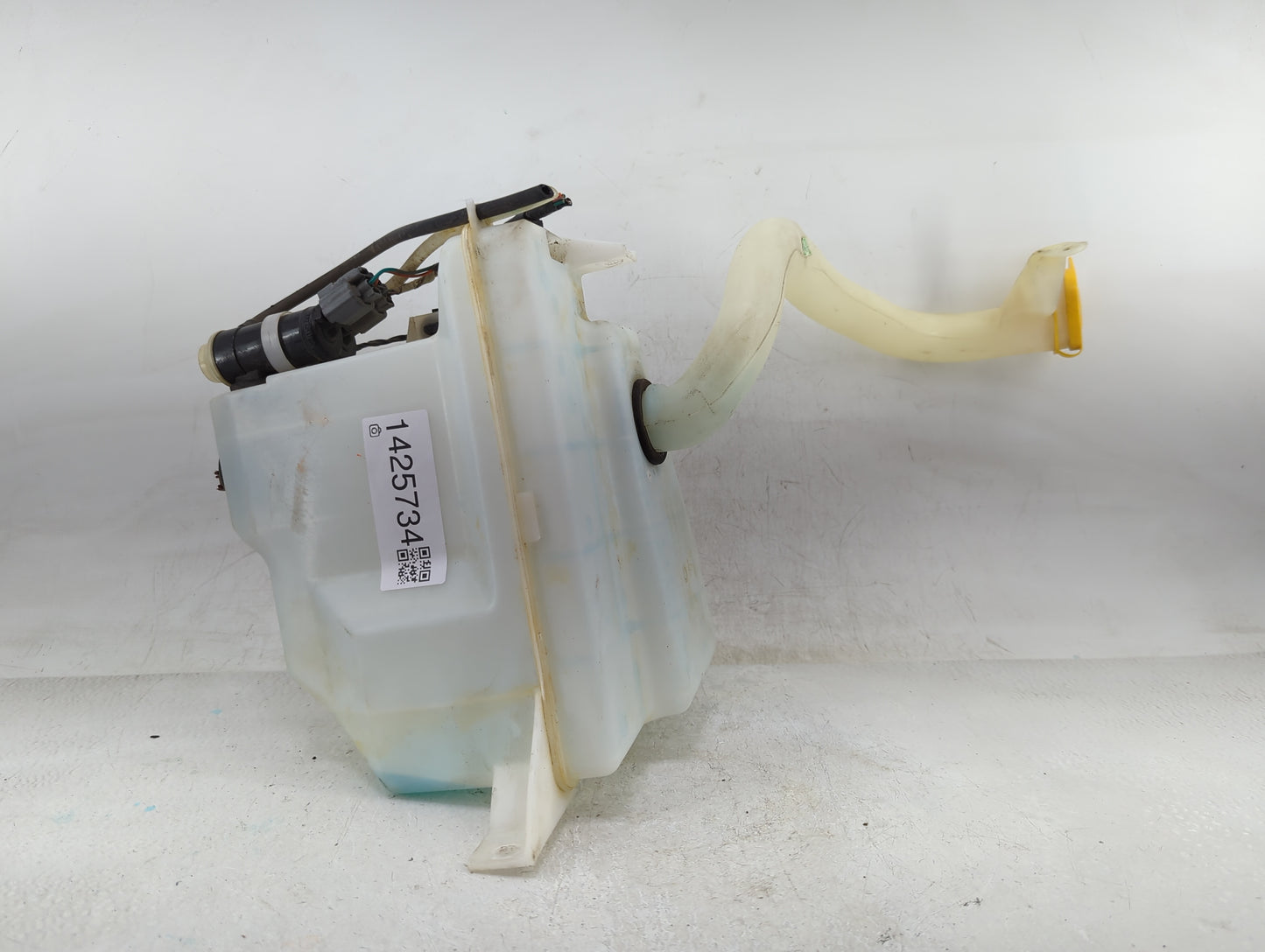 2010-2014 Subaru Legacy Windshield Washer Fluid Reservoir Bottle Oem - Oemusedautoparts1.com