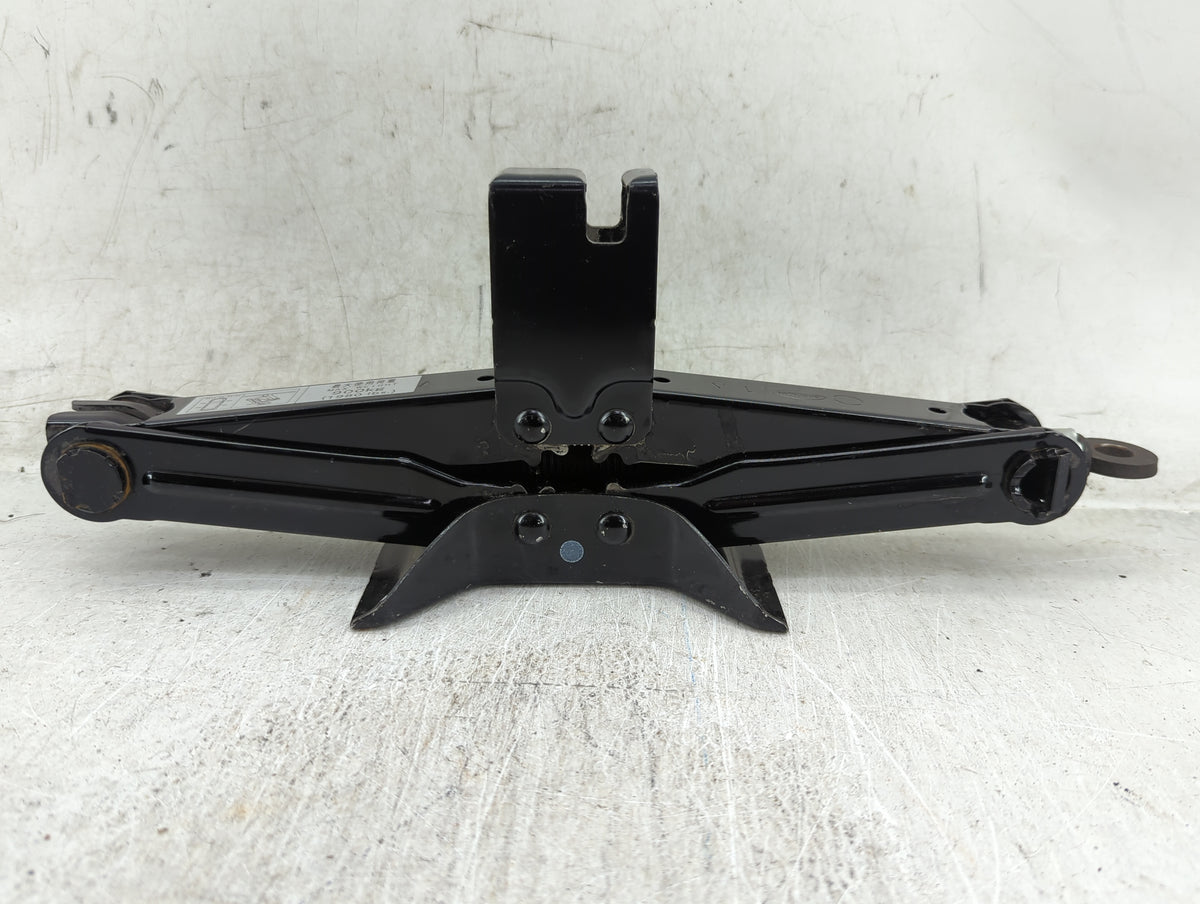 2011 Subaru Legacy Spare Scissor Car Jack 1431500 - Oemusedautoparts1.com
