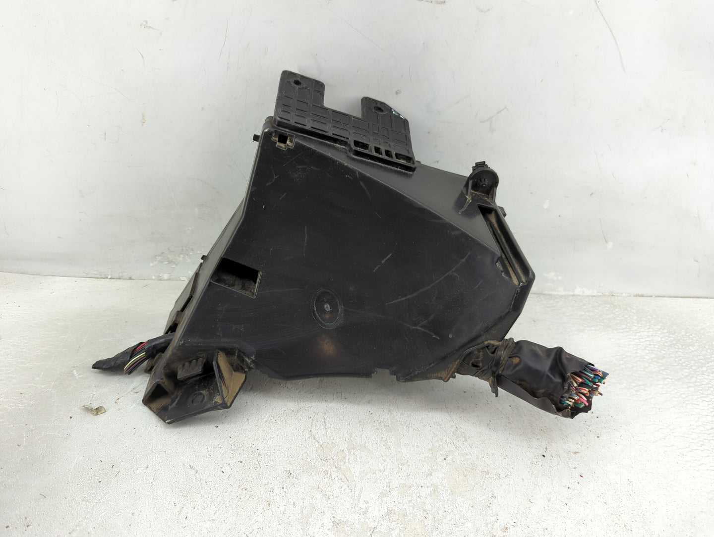 2010-2014 Subaru Legacy Fusebox Fuse Box Panel Relay Module P/N:MB502000B Fits Fits 2010 2011 2012 2013 2014 OEM Used Auto P