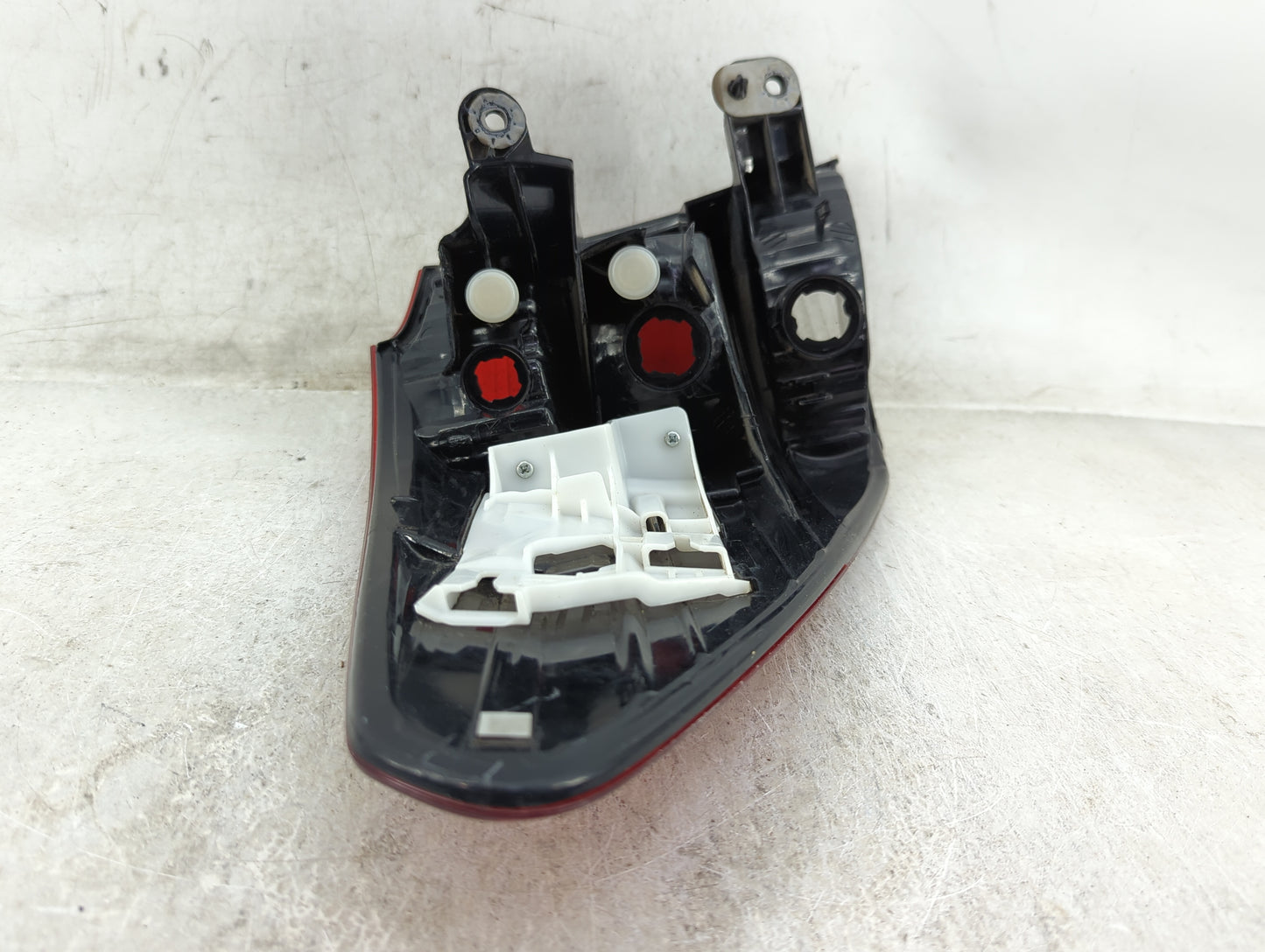 2010-2013 Subaru Legacy Tail Light Assembly Passenger Right OEM Fits Fits 2010 2011 2012 2013 OEM Used Auto Parts - Oemuseda