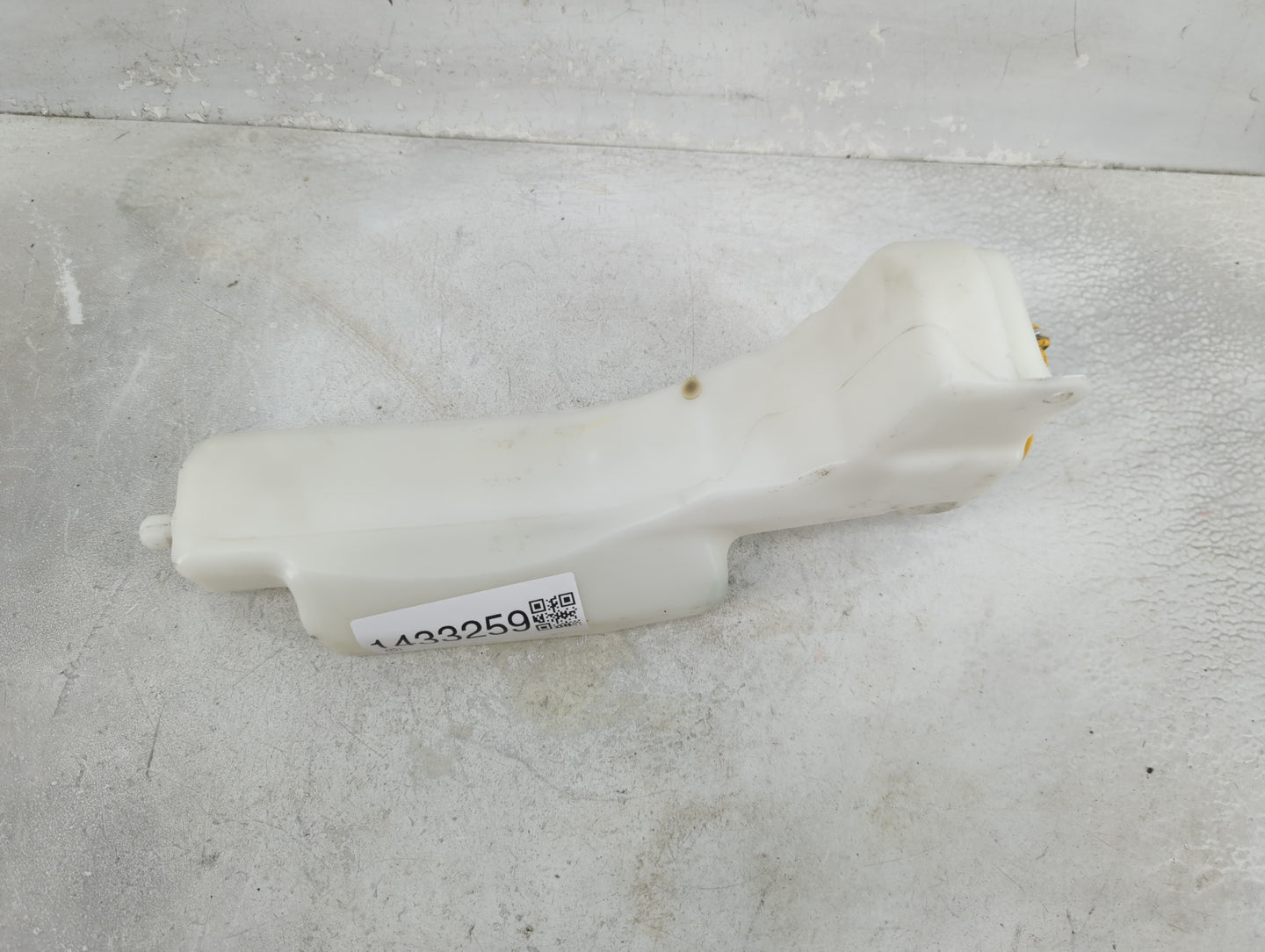 2005-2019 Subaru Legacy Radiator Coolant Overflow Expansion Tank Bottle - Oemusedautoparts1.com