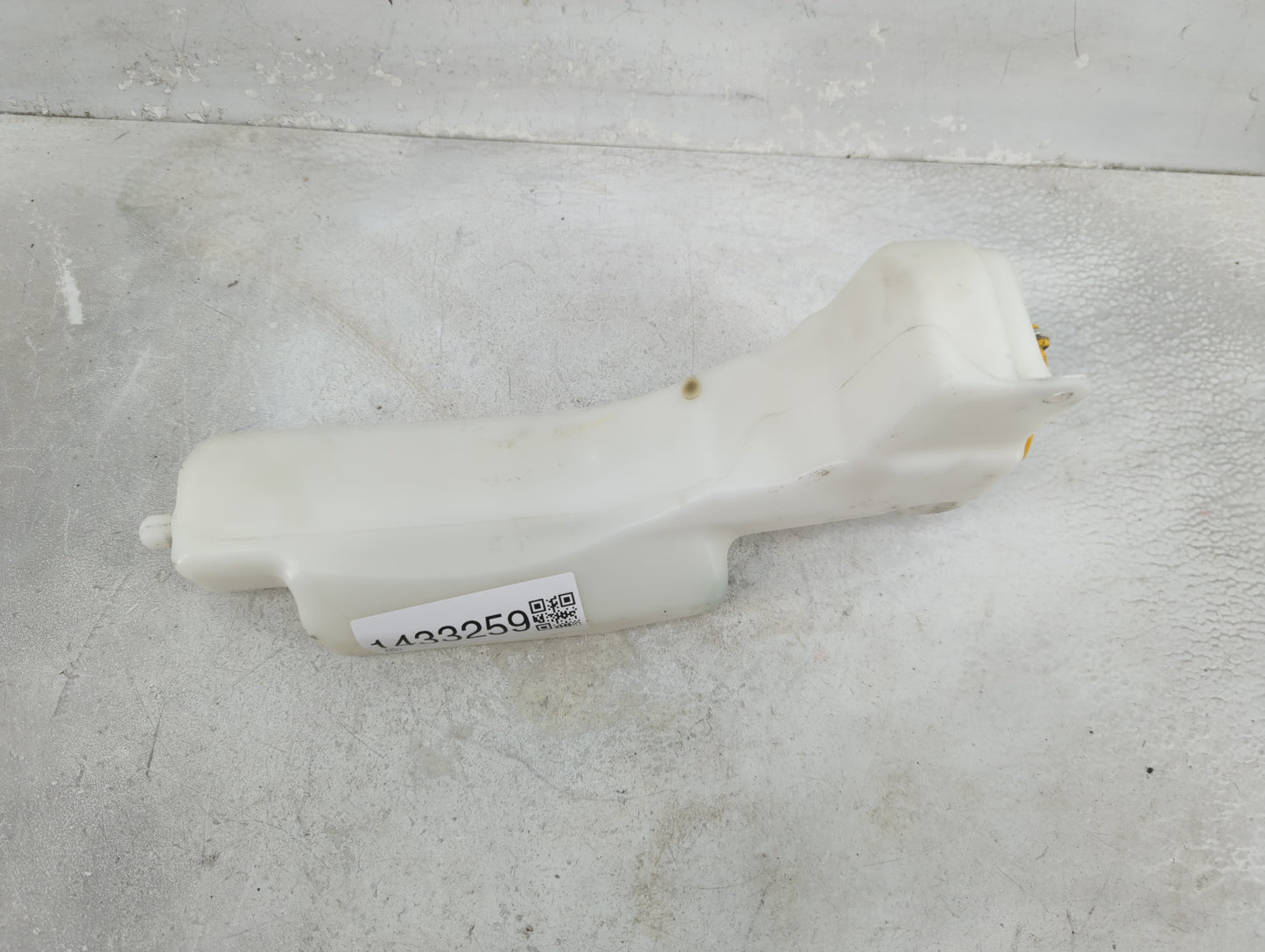 2005-2019 Subaru Legacy Radiator Coolant Overflow Expansion Tank Bottle - Oemusedautoparts1.com