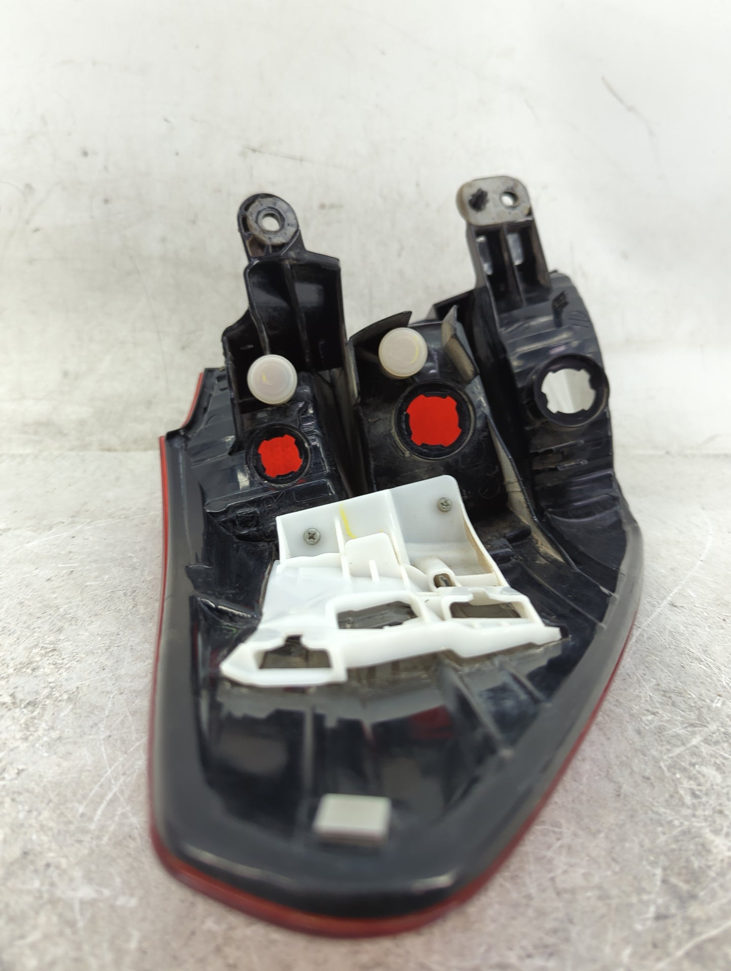 2010-2013 Subaru Legacy Tail Light Assembly Passenger Right OEM Fits Fits 2010 2011 2012 2013 OEM Used Auto Parts - Oemuseda