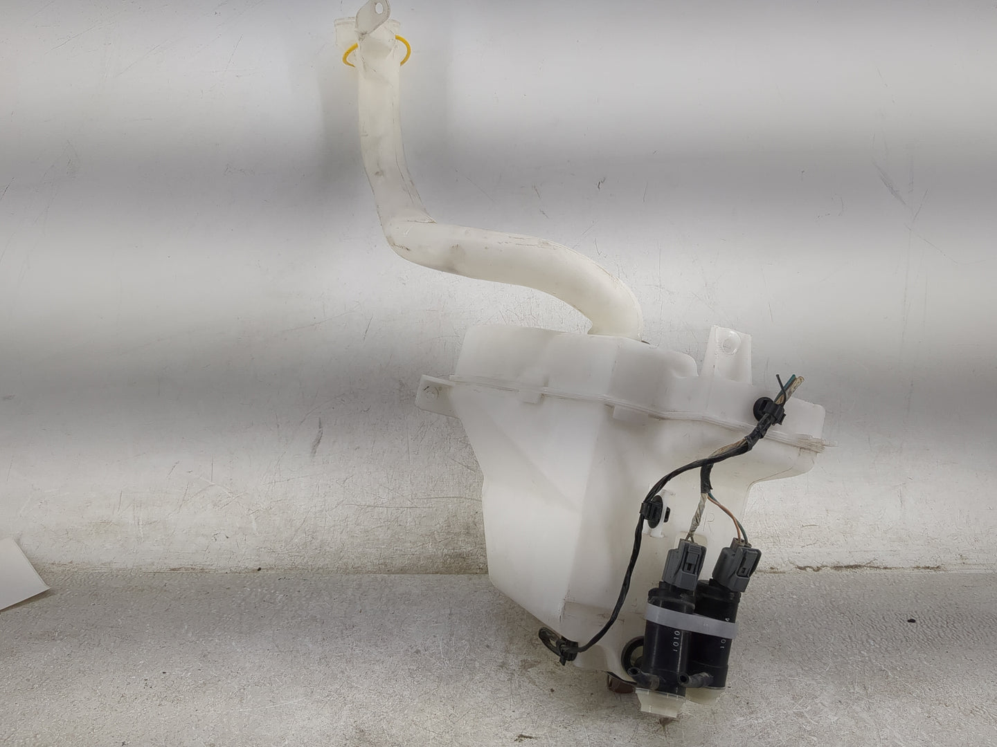 2010-2014 Subaru Legacy Windshield Washer Fluid Reservoir Bottle Oem - Oemusedautoparts1.com