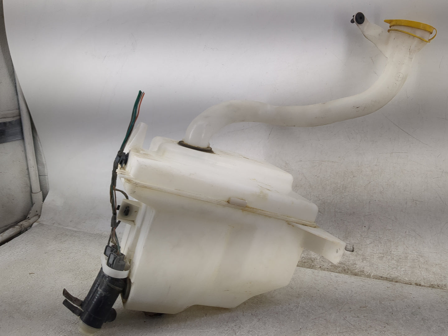 2010-2014 Subaru Legacy Windshield Washer Fluid Reservoir Bottle Oem - Oemusedautoparts1.com