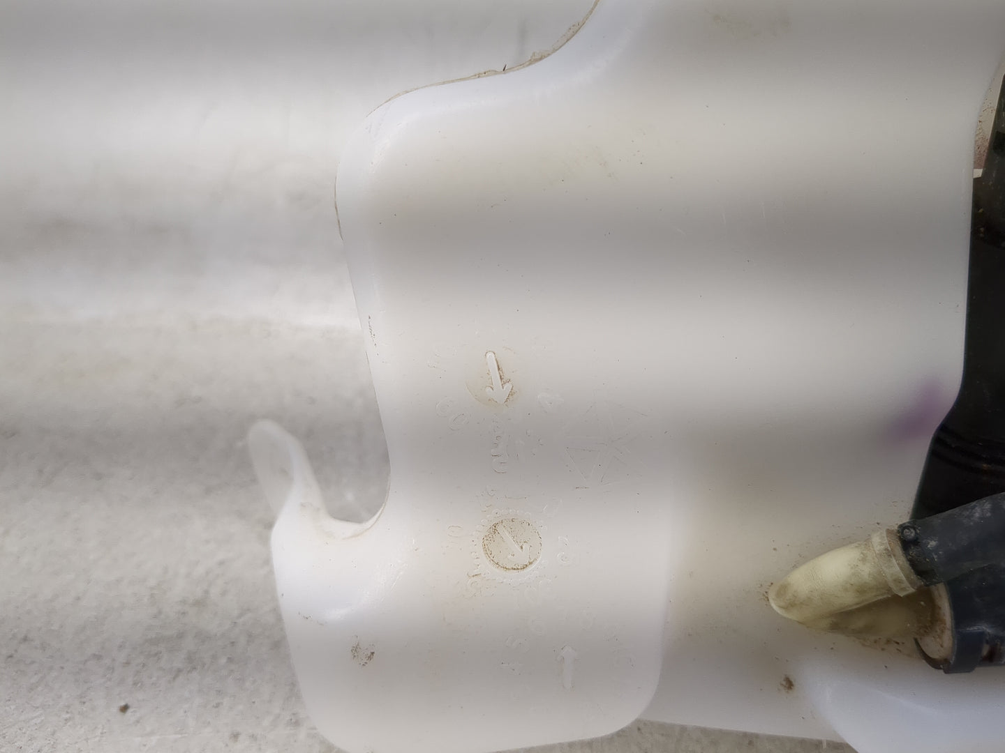 2010-2014 Subaru Legacy Windshield Washer Fluid Reservoir Bottle Oem - Oemusedautoparts1.com