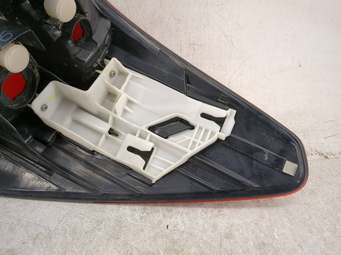 2010-2013 Subaru Legacy Tail Light Assembly Driver Left OEM P/N:2XL 946 093 Fits Fits 2010 2011 2012 2013 OEM Used Auto Part