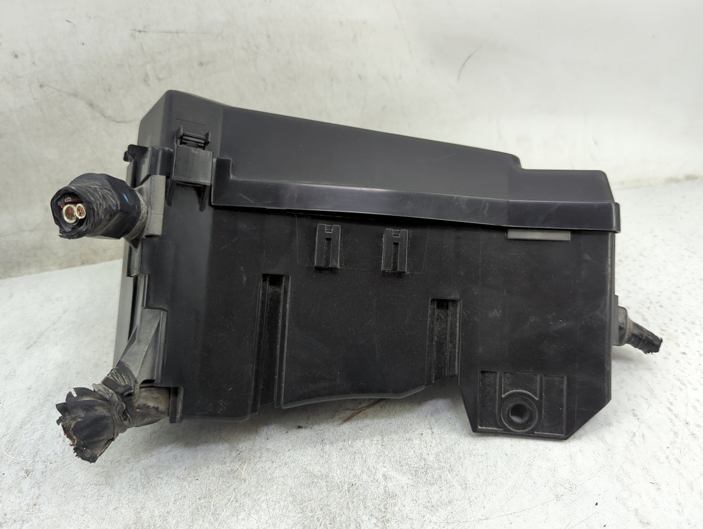 2010-2014 Subaru Legacy Fusebox Fuse Box Panel Relay Module P/N:MB7026008 Fits Fits 2010 2011 2012 2013 2014 OEM Used Auto P
