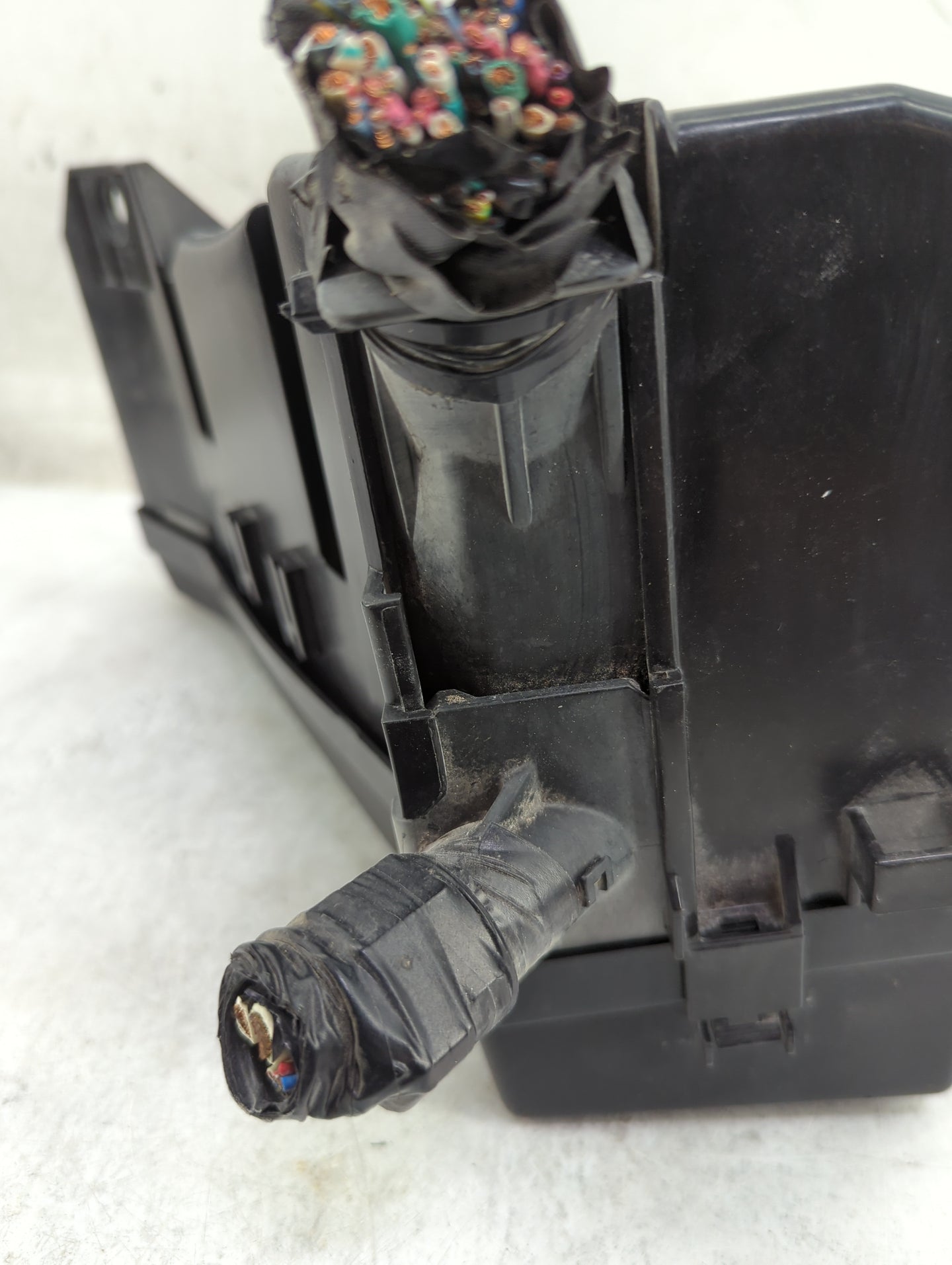 2010-2014 Subaru Legacy Fusebox Fuse Box Panel Relay Module P/N:MB7026008 Fits Fits 2010 2011 2012 2013 2014 OEM Used Auto P