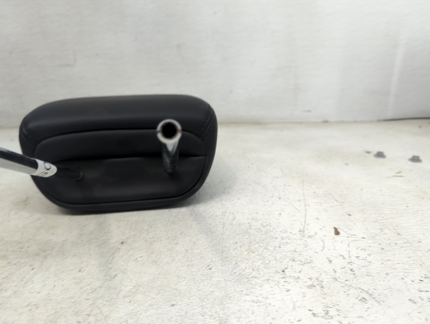 2011-2011 Subaru Legacy Headrest Head Rest Front Driver Seat Black - Oemusedautoparts1.com