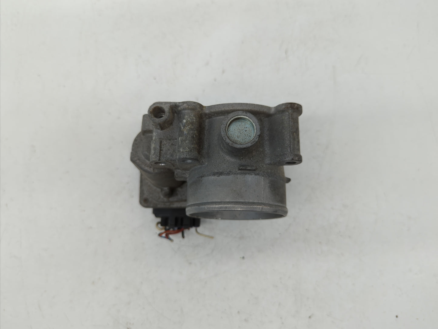 2010-2012 Subaru Legacy Throttle Body P/N:16112AA350 Fits Fits 2010 2011 2012 OEM Used Auto Parts - Oemusedautoparts1.com