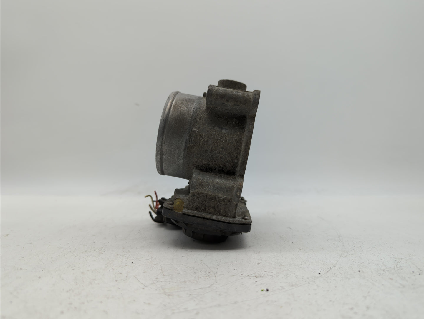 2010-2012 Subaru Legacy Throttle Body P/N:16112AA350 Fits Fits 2010 2011 2012 OEM Used Auto Parts - Oemusedautoparts1.com