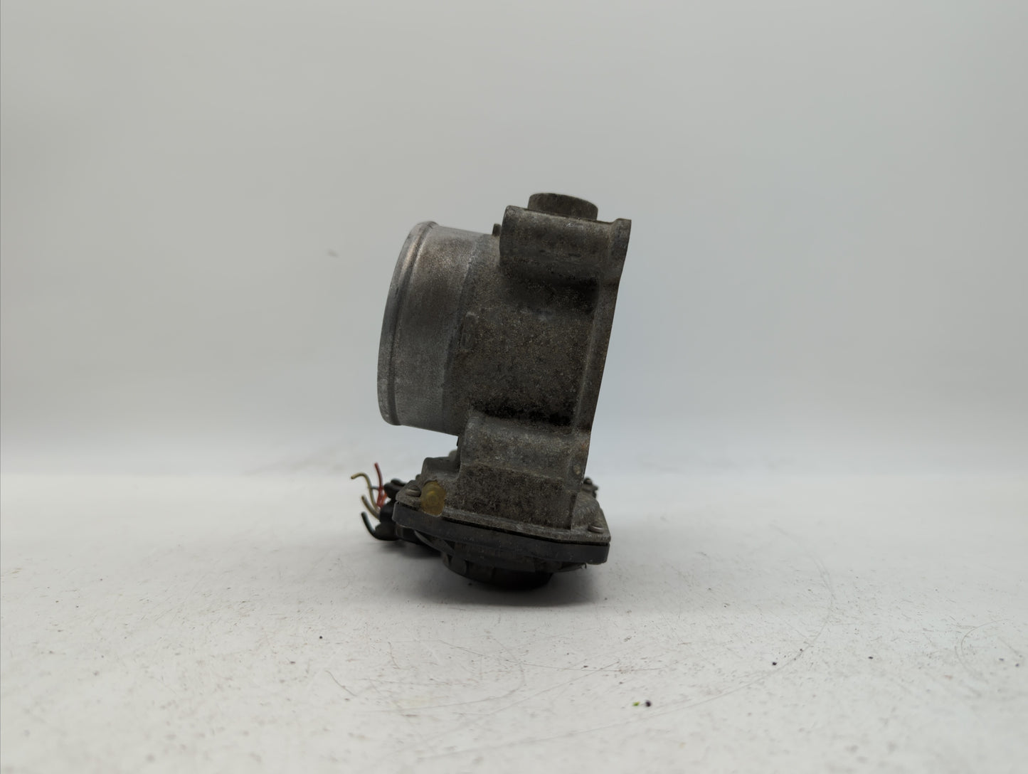 2010-2012 Subaru Legacy Throttle Body P/N:16112AA350 Fits Fits 2010 2011 2012 OEM Used Auto Parts - Oemusedautoparts1.com