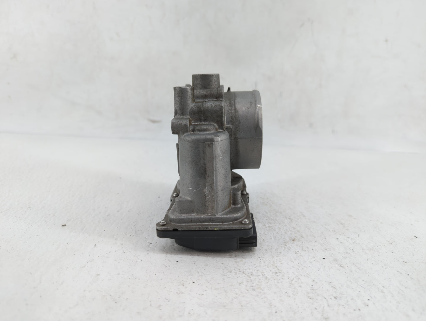 2010-2012 Subaru Legacy Throttle Body P/N:16112AA350 Fits Fits 2010 2011 2012 OEM Used Auto Parts - Oemusedautoparts1.com