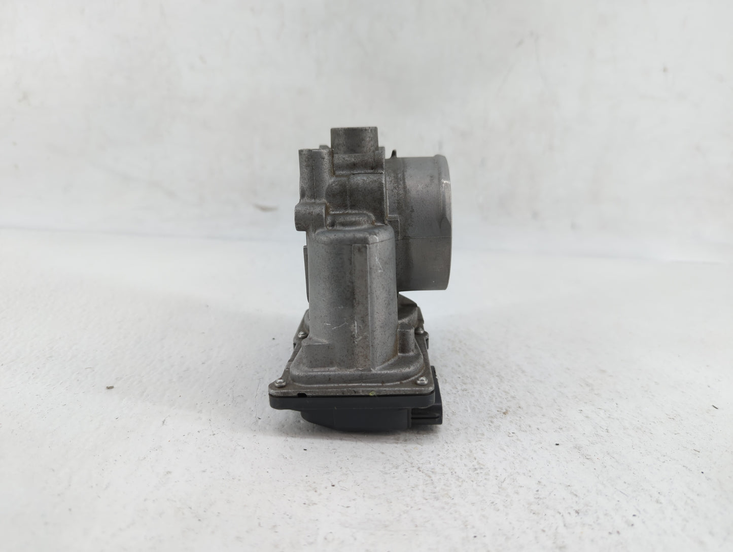 2010-2012 Subaru Legacy Throttle Body P/N:16112AA350 Fits Fits 2010 2011 2012 OEM Used Auto Parts - Oemusedautoparts1.com