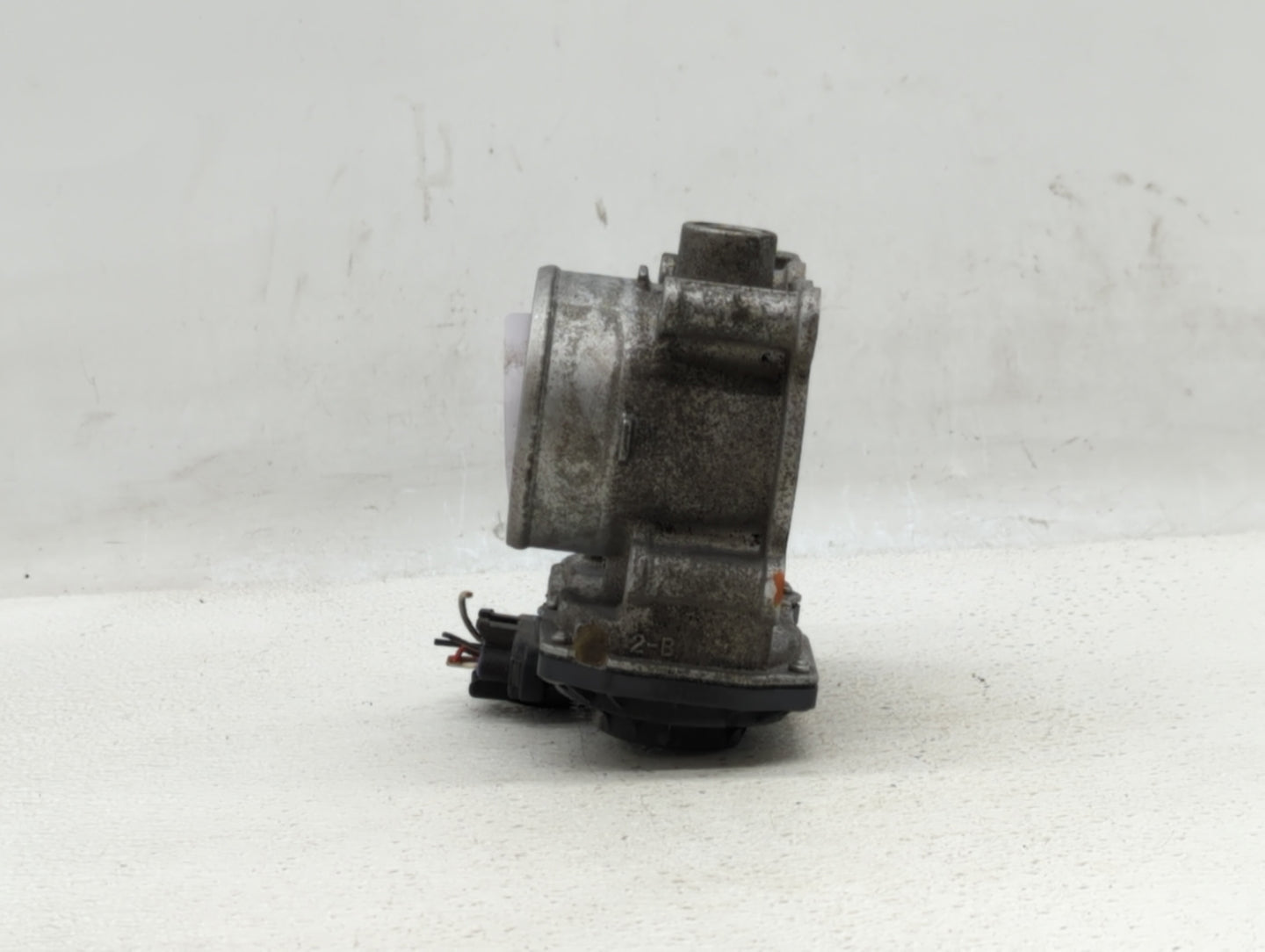 2010-2012 Subaru Legacy Throttle Body P/N:16112AA350 Fits Fits 2010 2011 2012 OEM Used Auto Parts - Oemusedautoparts1.com