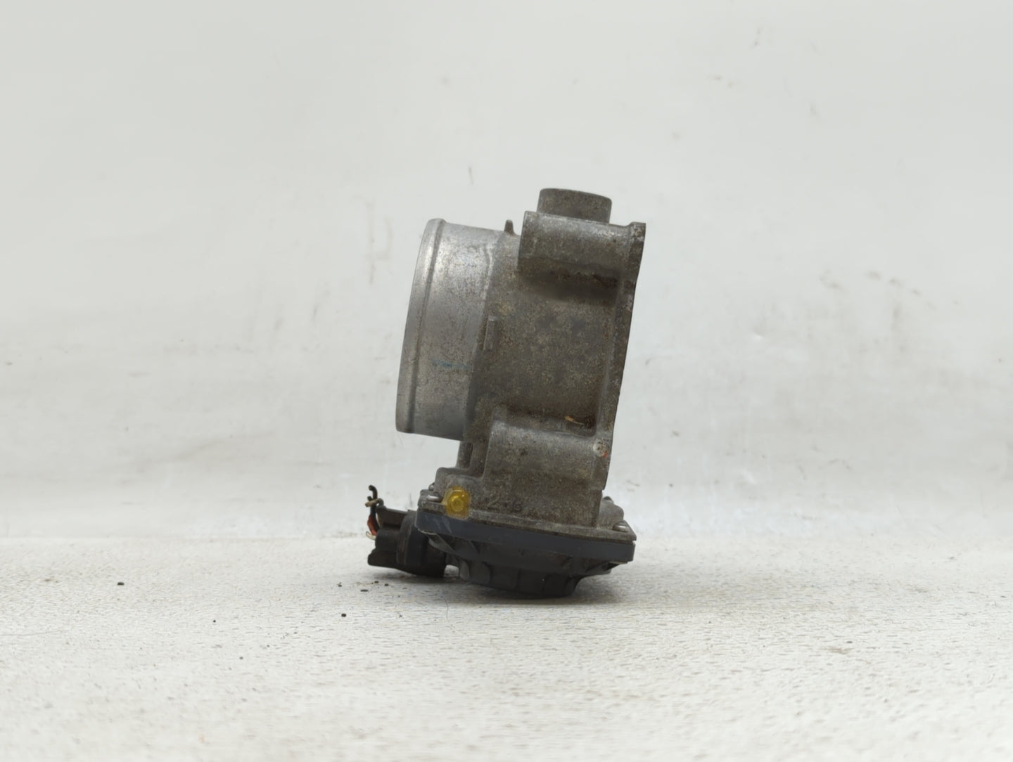 2010-2012 Subaru Legacy Throttle Body P/N:6112AA550 4N011291, 142003N21 Fits Fits 2010 2011 2012 OEM Used Auto Parts - Oemus
