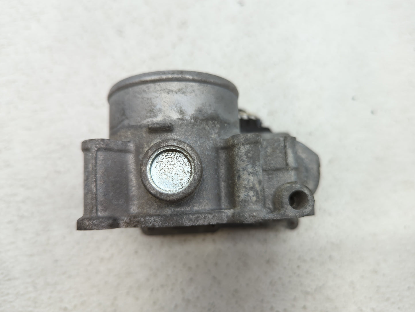 2010-2012 Subaru Legacy Throttle Body P/N:6112AA550 4N011291, 142003N21 Fits Fits 2010 2011 2012 OEM Used Auto Parts - Oemus