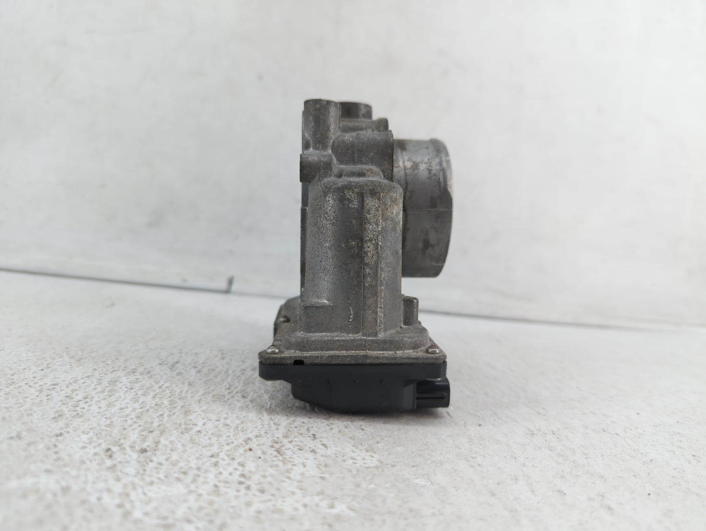 2010-2012 Subaru Legacy Throttle Body P/N:16112AA350 Fits Fits 2010 2011 2012 OEM Used Auto Parts - Oemusedautoparts1.com
