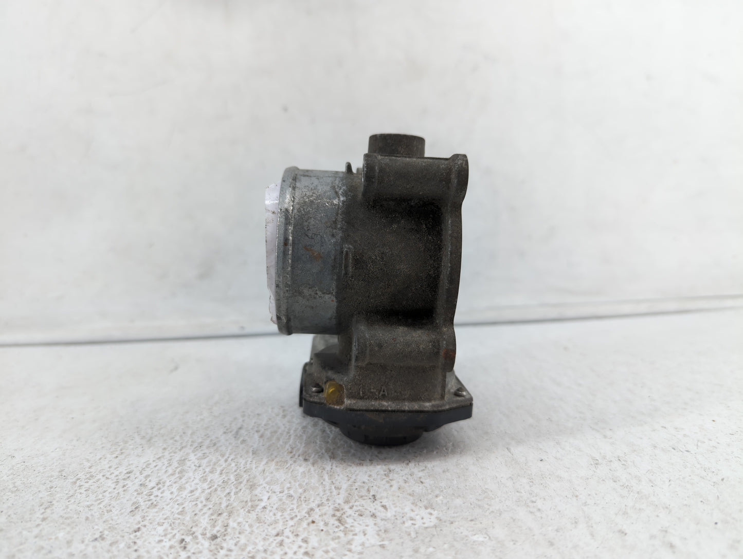 2010-2012 Subaru Legacy Throttle Body P/N:16112AA350 Fits Fits 2010 2011 2012 OEM Used Auto Parts - Oemusedautoparts1.com