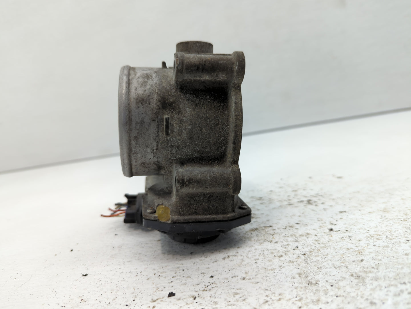 2010-2012 Subaru Legacy Throttle Body P/N:16112AA350 Fits Fits 2010 2011 2012 OEM Used Auto Parts - Oemusedautoparts1.com