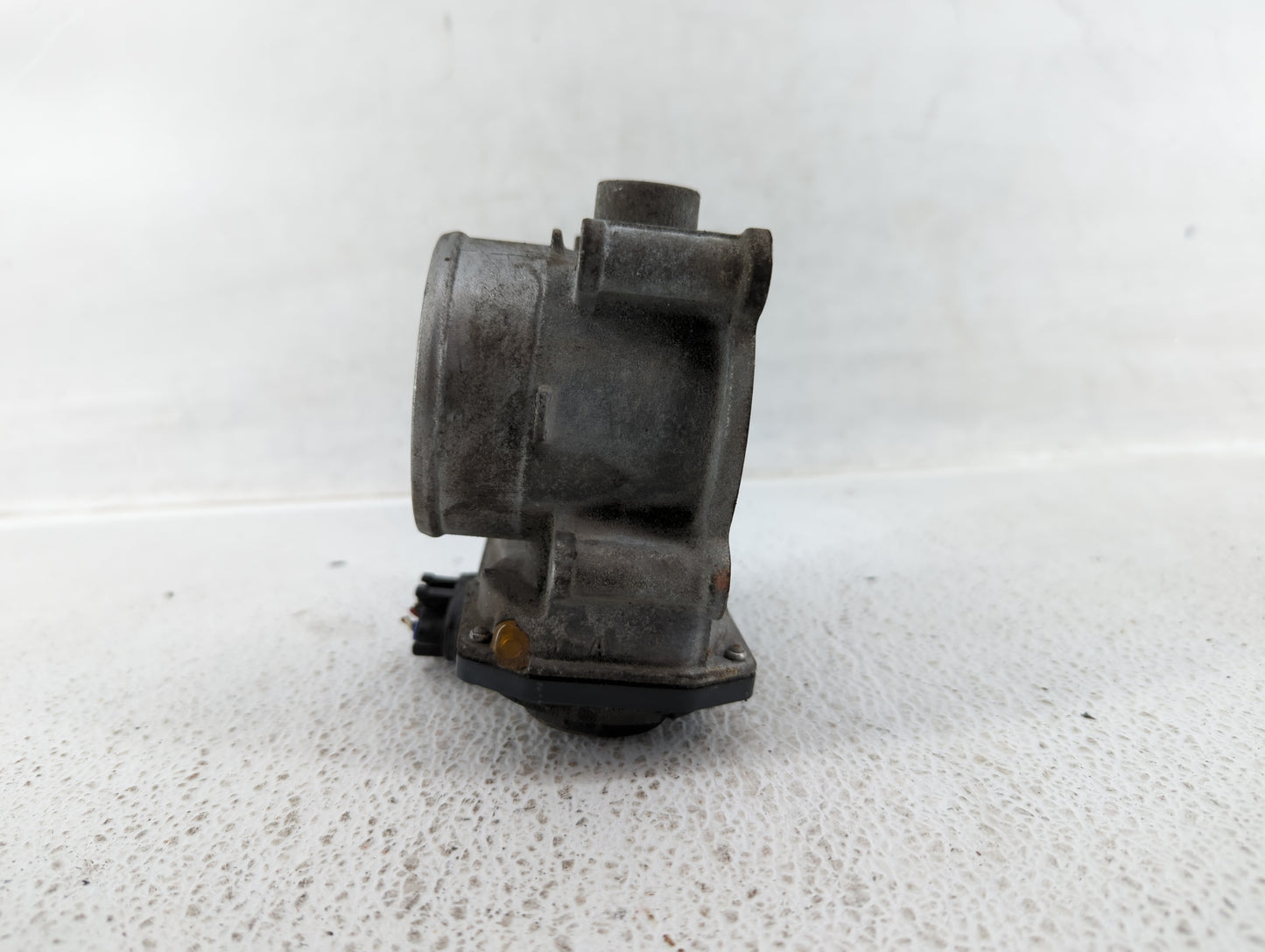 2010-2012 Subaru Legacy Throttle Body P/N:16112AA350 Fits Fits 2010 2011 2012 OEM Used Auto Parts - Oemusedautoparts1.com
