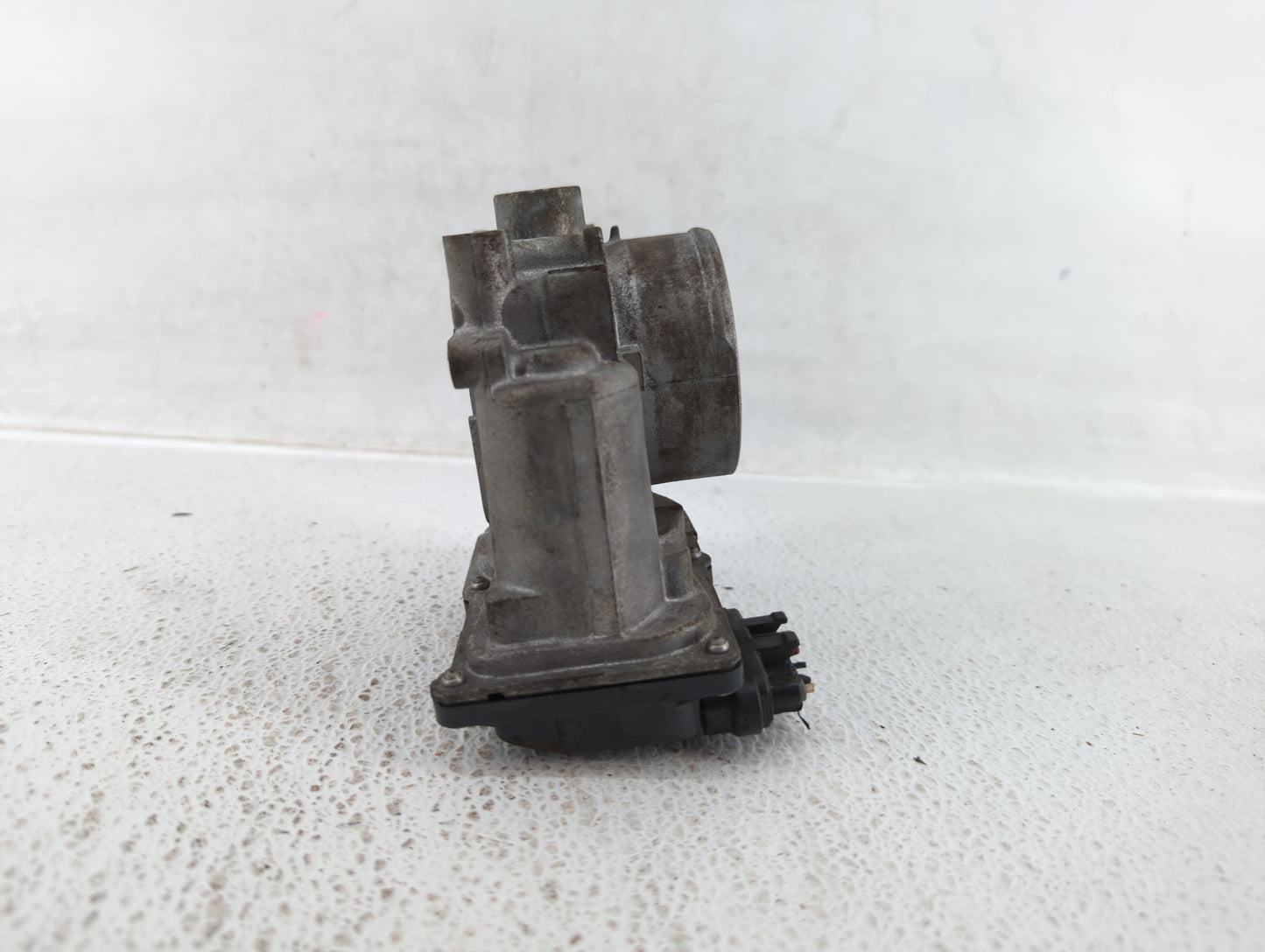 2010-2012 Subaru Legacy Throttle Body P/N:16112AA350 Fits Fits 2010 2011 2012 OEM Used Auto Parts - Oemusedautoparts1.com