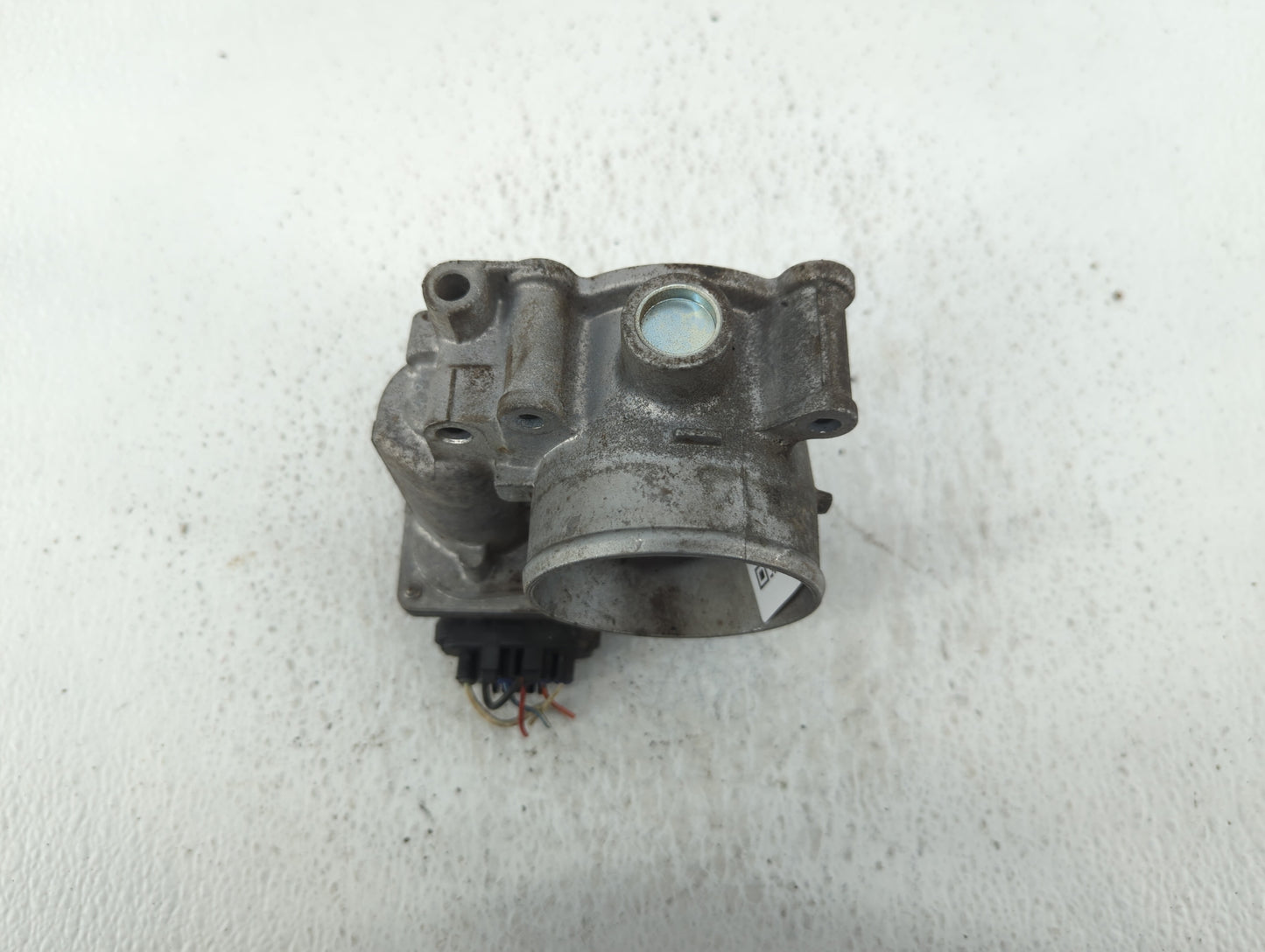2010-2012 Subaru Legacy Throttle Body P/N:16112AA350 Fits Fits 2010 2011 2012 OEM Used Auto Parts - Oemusedautoparts1.com