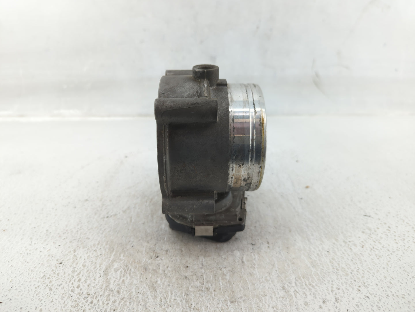 2010-2012 Subaru Legacy Throttle Body P/N:03H 133 062 Fits Fits 2010 2011 2012 OEM Used Auto Parts - Oemusedautoparts1.com