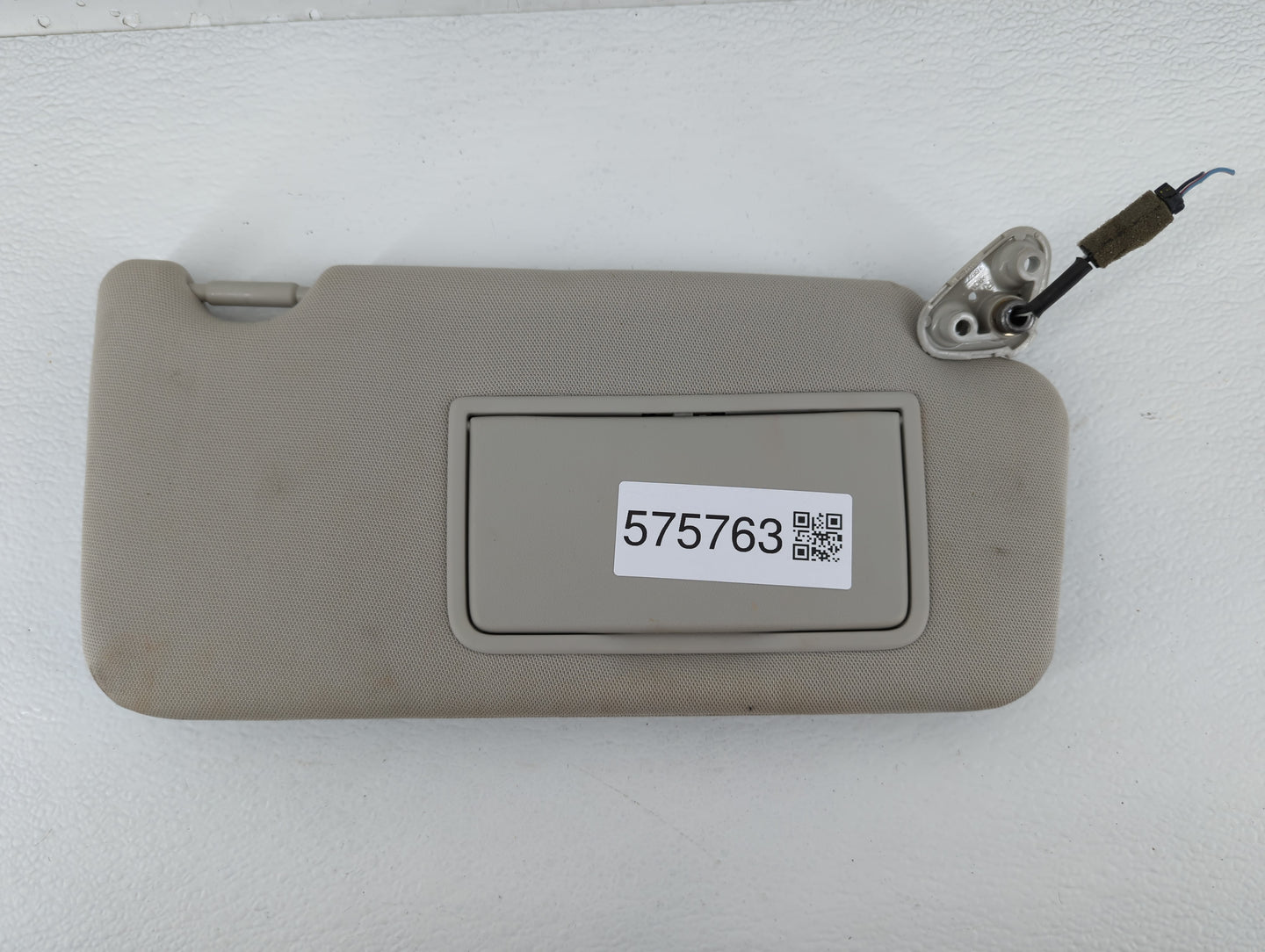 2010-2014 Subaru Legacy Sun Visor Shade Replacement Passenger Right Mirror Fits Fits 2010 2011 2012 2013 2014 OEM Used Auto 