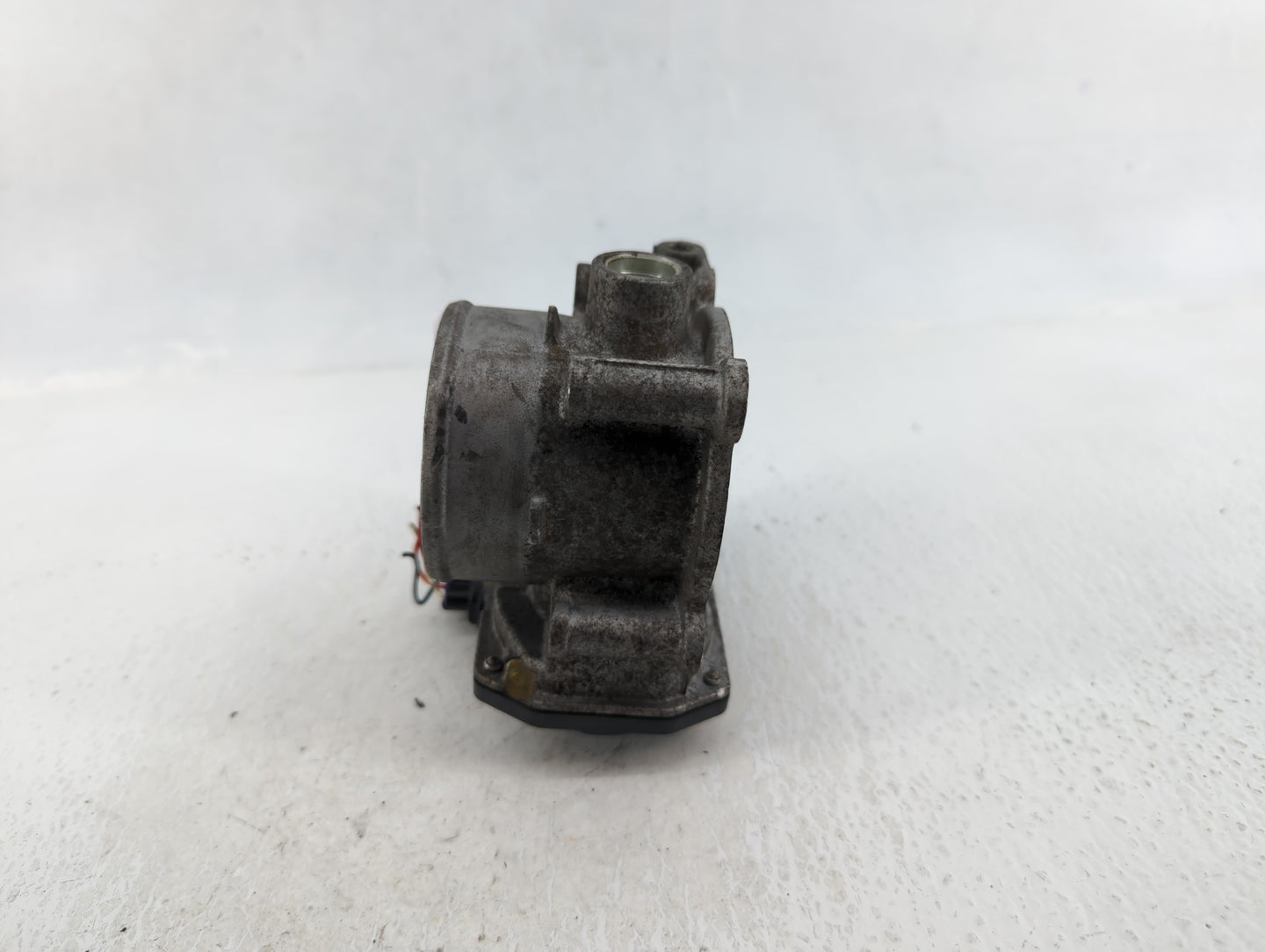2010-2012 Subaru Legacy Throttle Body Fits Fits 2010 2011 2012 OEM Used Auto Parts - Oemusedautoparts1.com