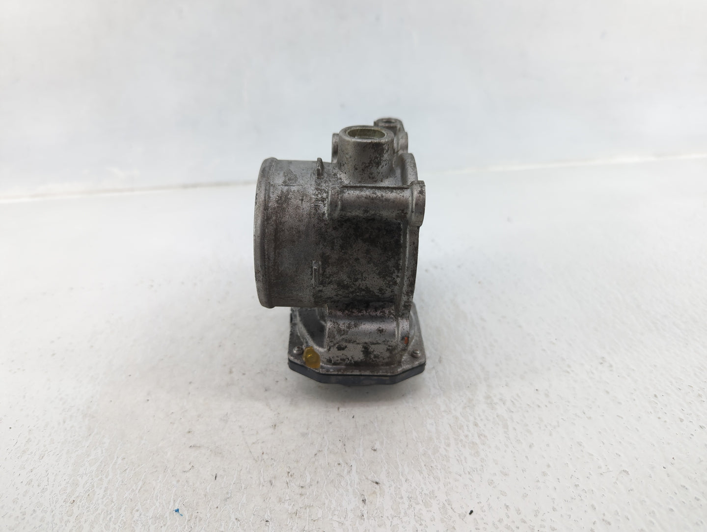 2010-2012 Subaru Legacy Throttle Body P/N:142004N21 16112AA350 Fits Fits 2010 2011 2012 OEM Used Auto Parts - Oemusedautopar