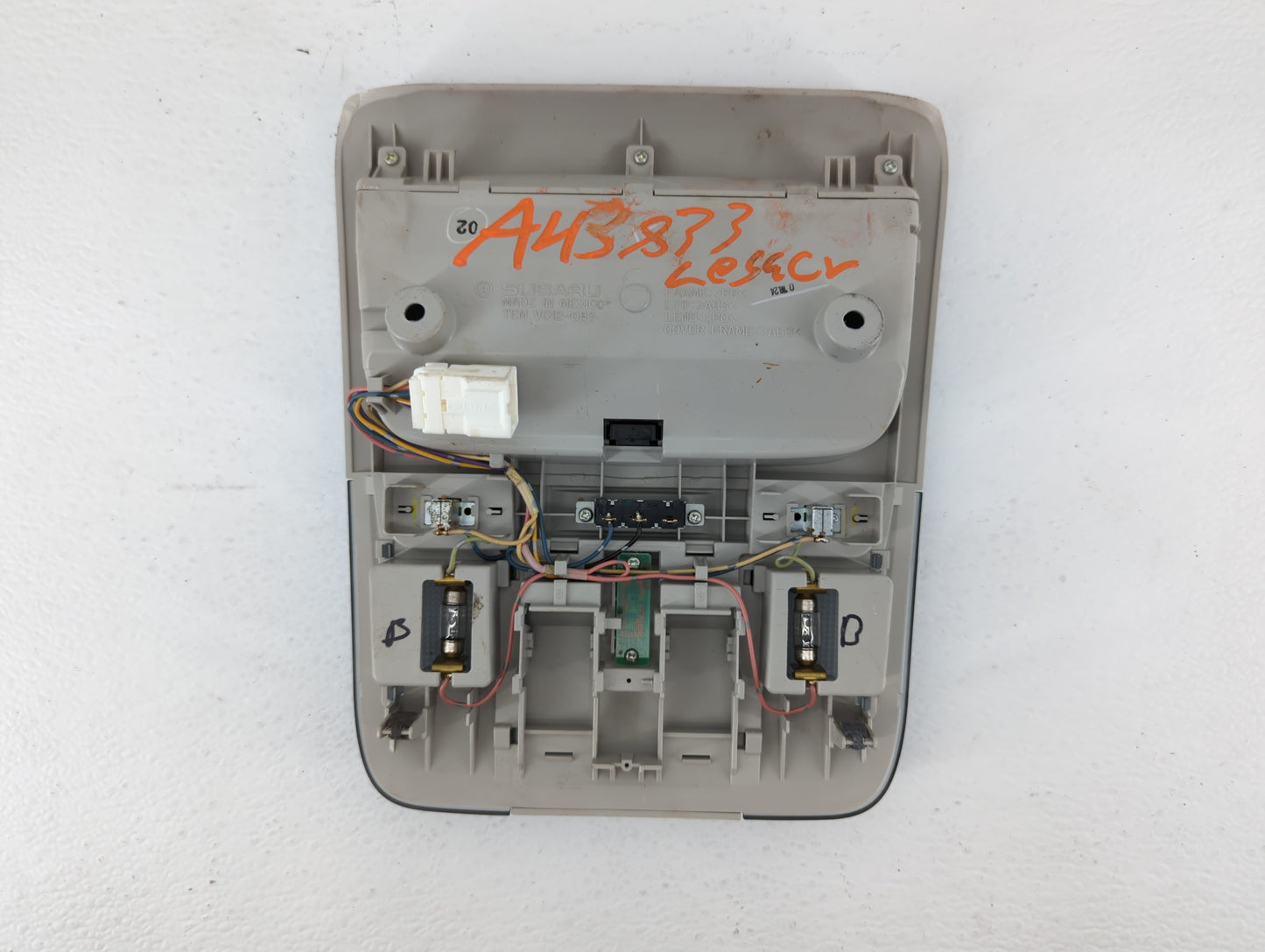 2010-2012 Subaru Legacy Overhead Roof Console 588608 - Oemusedautoparts1.com
