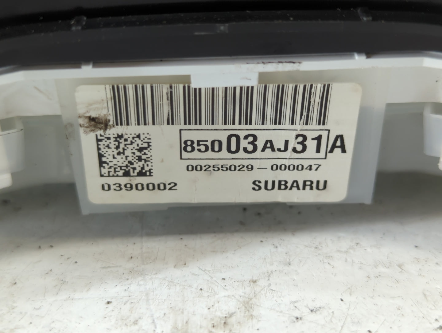 2011 Subaru Legacy Instrument Cluster Speedometer Gauges P/N:85003AJ31A Fits OEM Used Auto Parts - Oemusedautoparts1.com