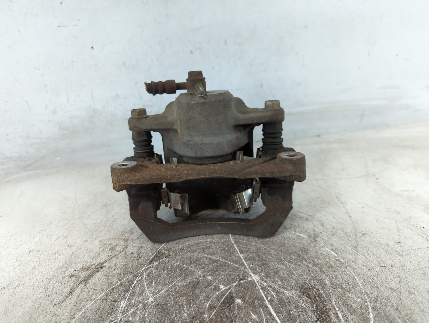 2010-2014 Subaru Legacy Front Passenger Right Brake Caliper - Oemusedautoparts1.com