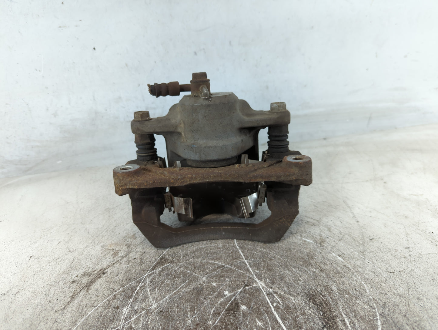 2010-2014 Subaru Legacy Front Passenger Right Brake Caliper - Oemusedautoparts1.com