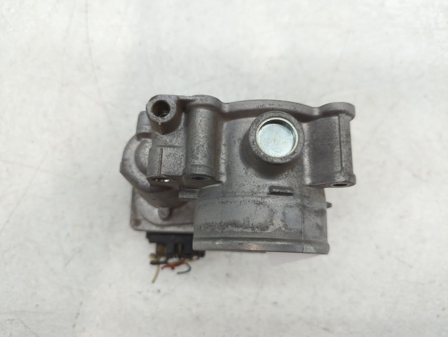 2010-2012 Subaru Legacy Throttle Body P/N:E2976 11M16 1291, 16112AA350 Fits Fits 2010 2011 2012 OEM Used Auto Parts - Oemuse