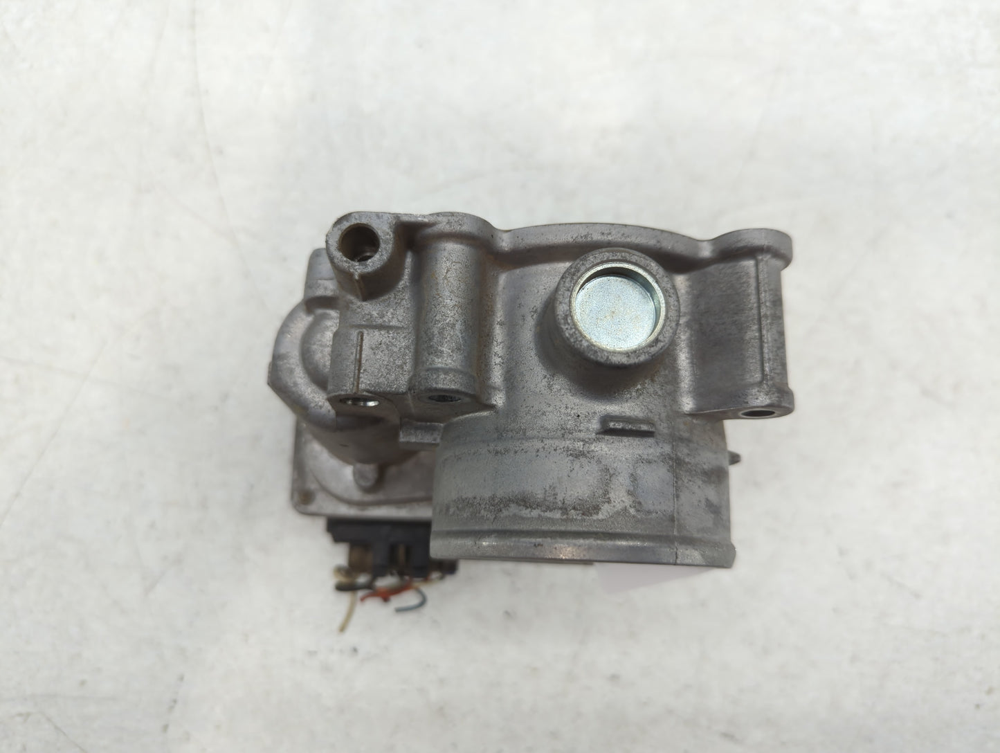 2010-2012 Subaru Legacy Throttle Body P/N:E2976 11M16 1291, 16112AA350 Fits Fits 2010 2011 2012 OEM Used Auto Parts - Oemuse