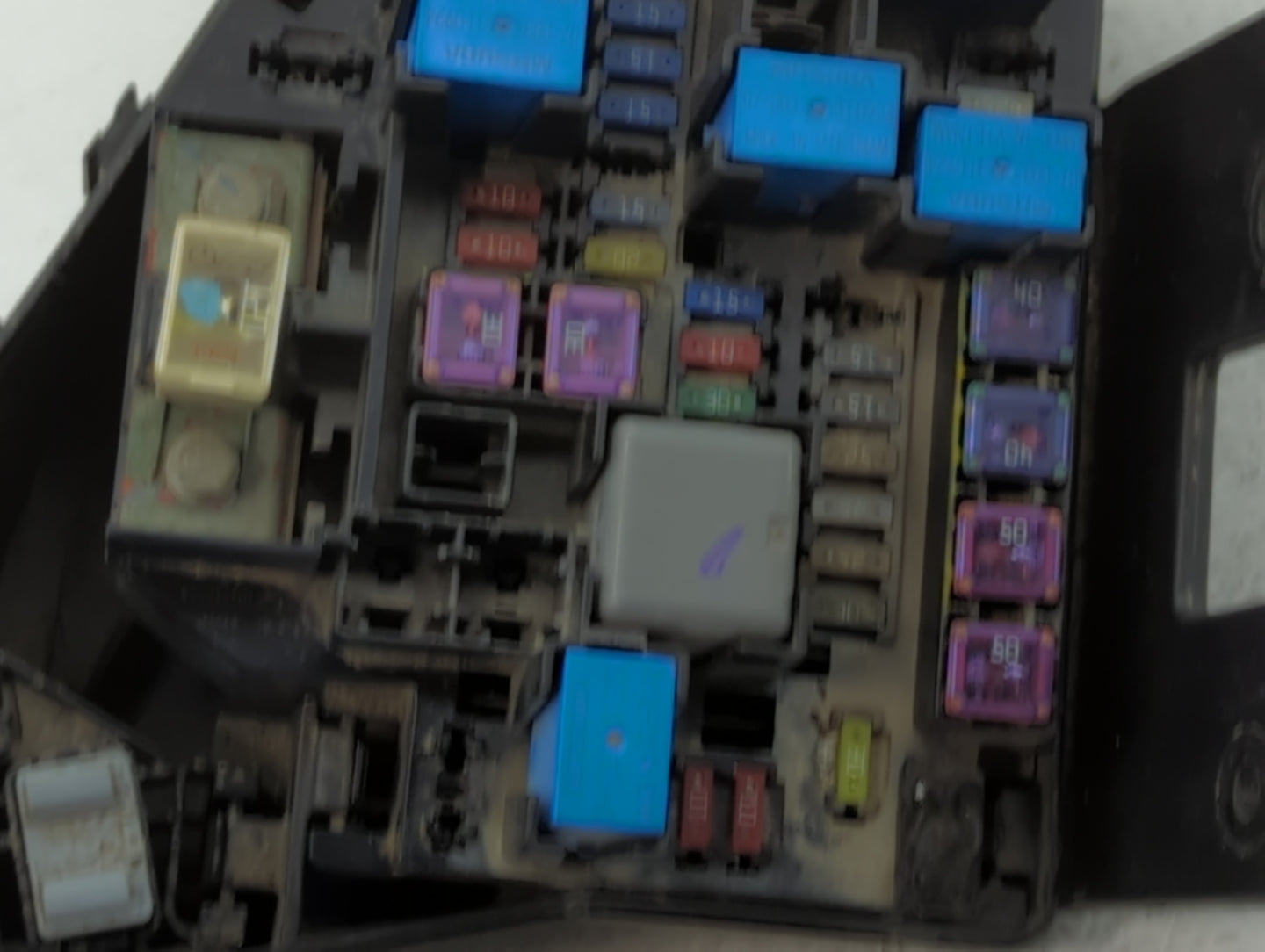 2010-2014 Subaru Legacy Fusebox Fuse Box Panel Relay Module P/N:MB702800B Fits Fits 2010 2011 2012 2013 2014 OEM Used Auto P