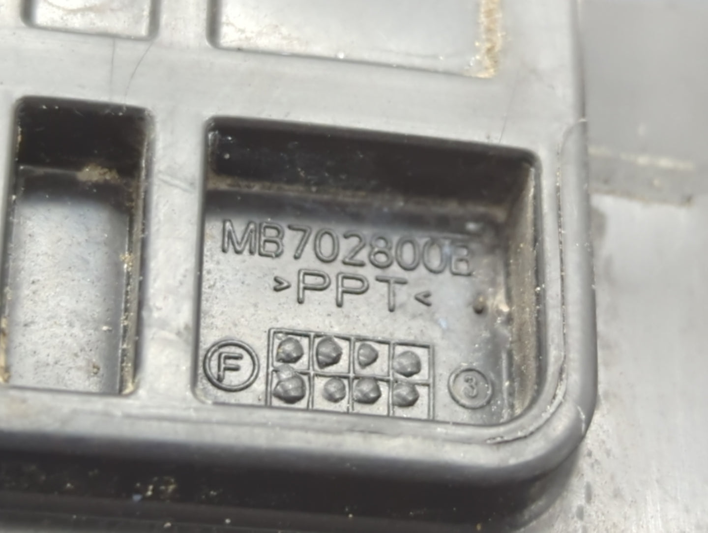 2010-2014 Subaru Legacy Fusebox Fuse Box Panel Relay Module P/N:MB702800B Fits Fits 2010 2011 2012 2013 2014 OEM Used Auto P