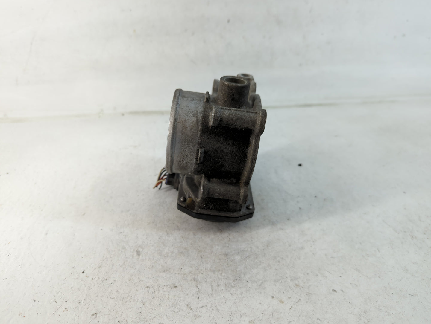 2010-2012 Subaru Legacy Throttle Body P/N:142003N02 16112AA350 Fits Fits 2010 2011 2012 OEM Used Auto Parts - Oemusedautopar