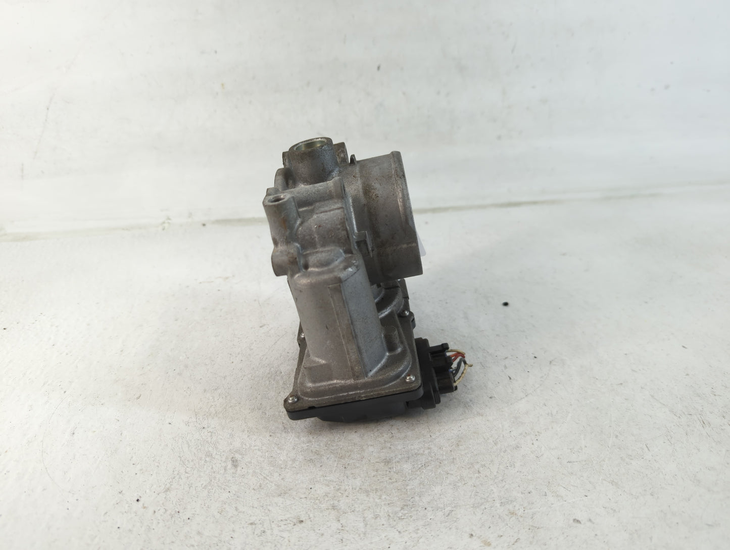 2010-2012 Subaru Legacy Throttle Body P/N:142003N02 16112AA350 Fits Fits 2010 2011 2012 OEM Used Auto Parts - Oemusedautopar