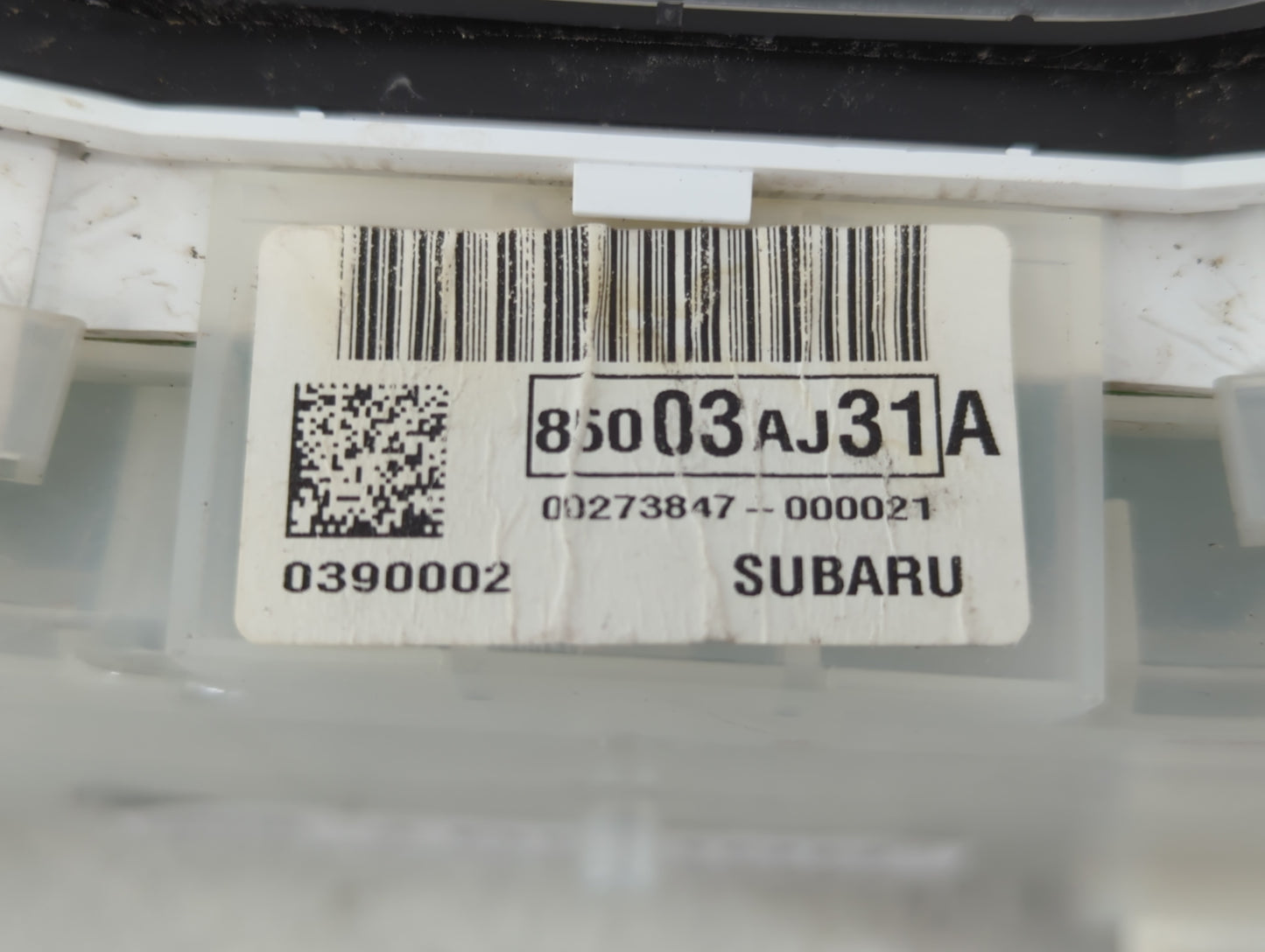 2011 Subaru Legacy Instrument Cluster Speedometer Gauges P/N:85003AJ31A Fits OEM Used Auto Parts - Oemusedautoparts1.com