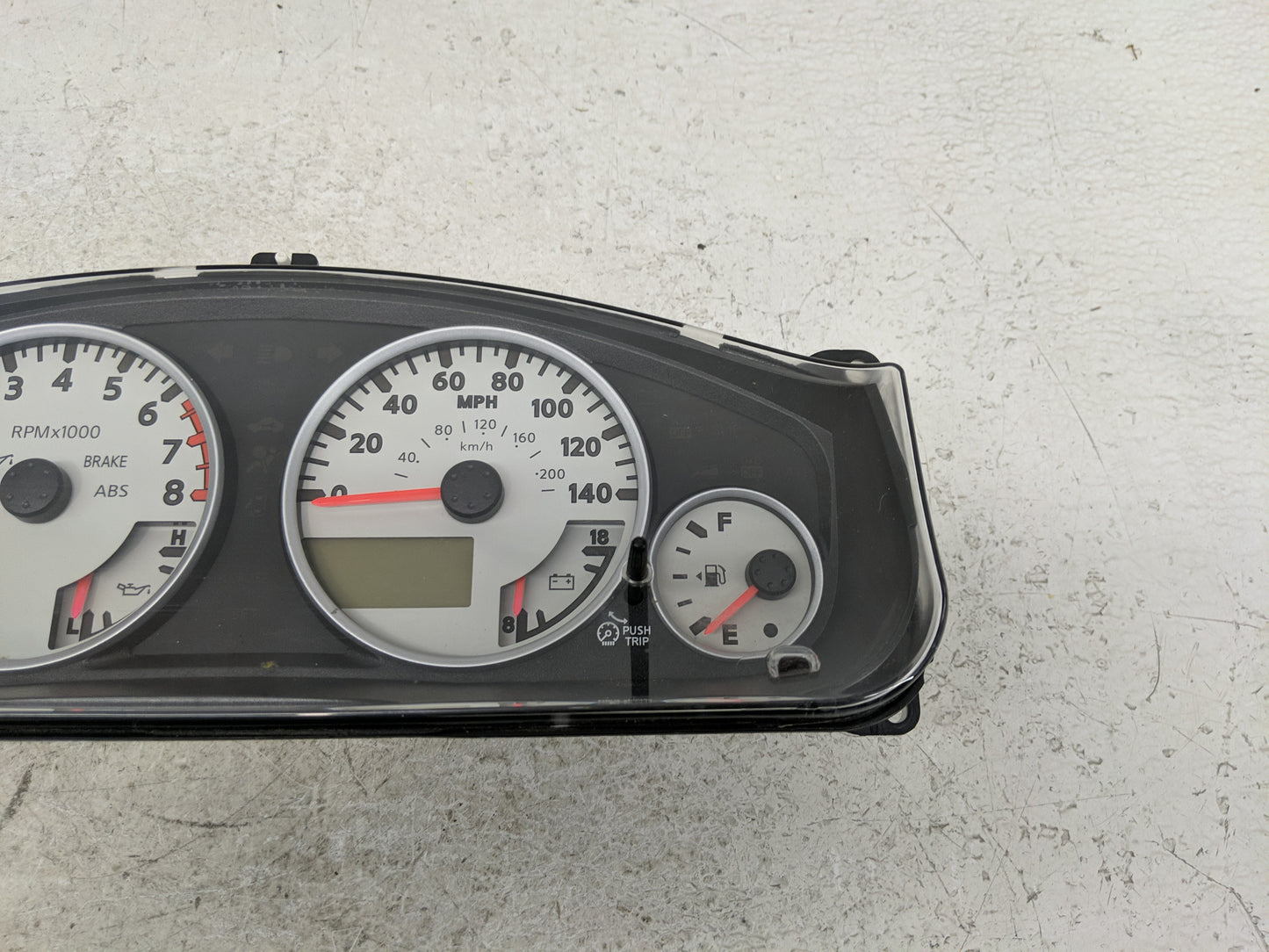 2011-2012 Suzuki Equator Instrument Cluster Speedometer Gauges P/N:VP5NEF-10890-BE Fits Fits 2011 2012 OEM Used Auto Parts -