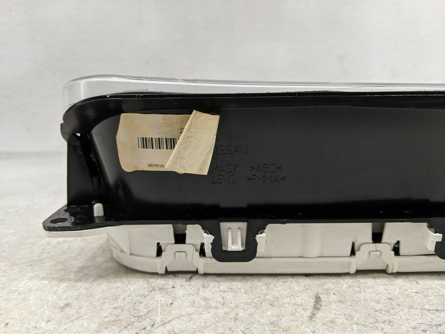 2011-2012 Suzuki Equator Instrument Cluster Speedometer Gauges P/N:VP5NEF-10890-BE Fits Fits 2011 2012 OEM Used Auto Parts -