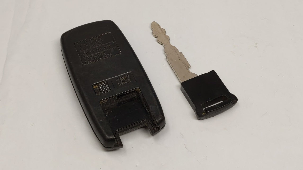 Suzuki Grand Vitara Sx4 Keyless Entry Remote Kbrts003 3 Buttons - Oemusedautoparts1.com