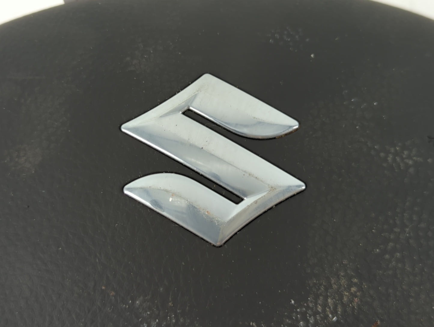 2010-2013 Suzuki Kizashi Air Bag Driver Left Steering Wheel Mounted P/N:4815057L50 Fits Fits 2010 2011 2012 2013 OEM Used Au