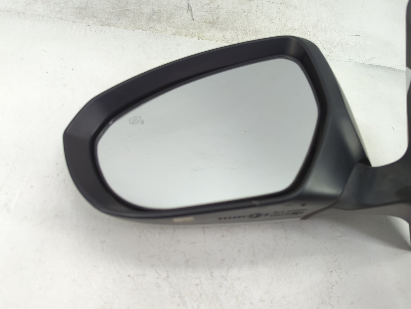 2010-2013 Suzuki Kizashi Driver Side View Mirror - Left Door Mirror OEM Used - Oemusedautoparts1.com